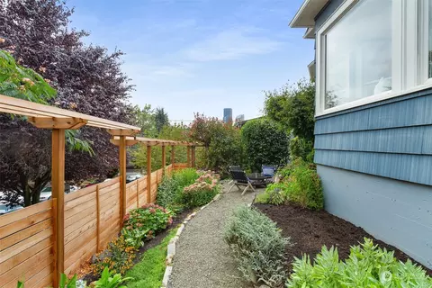 1408 E Spruce St, Seattle, WA 98122 photo 32