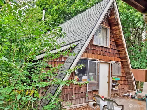 10 Mckee Dr, Quilcene, WA 98376