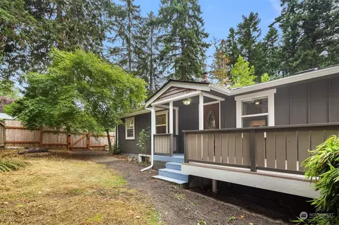 11638 103 Ave SW, Vashon, WA 98070