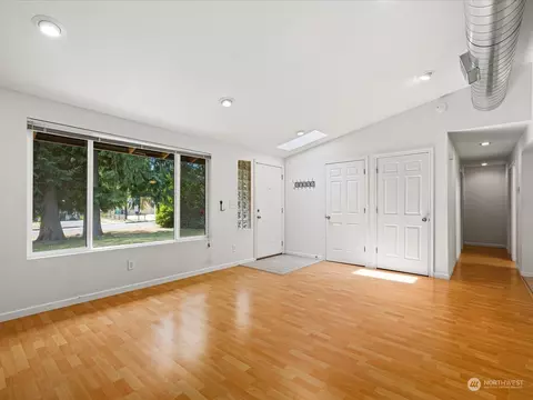 215 SE 135th St, Everett, WA 98208 photo 5