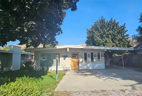 427 E Allen Ave, Chelan, WA 98816