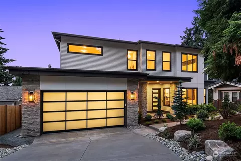3012 108th Ave SE, Bellevue, WA 98004