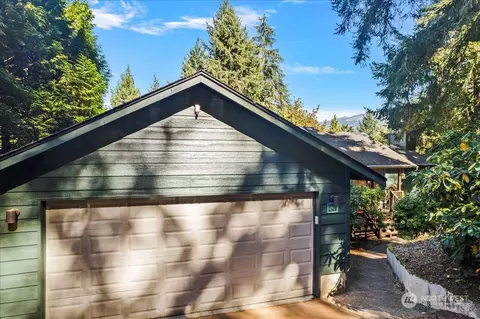 50 Louise View Dr, Bellingham, WA 98229