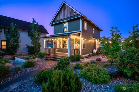 528 Porcupine Ln, Chelan, WA 98816