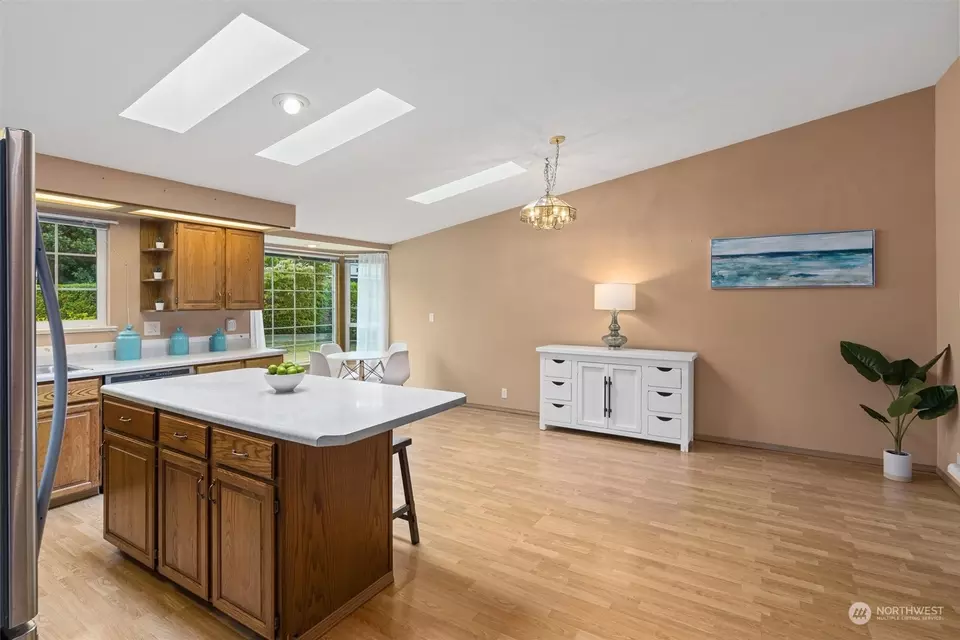  2207 Anacortes Ave NE, Renton, WA 98059 photo 11