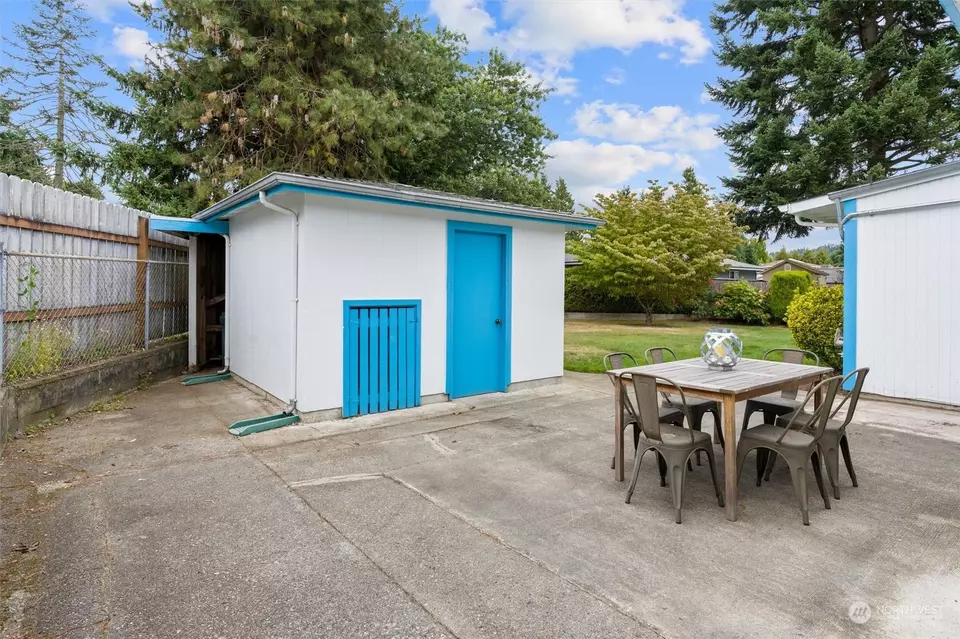  2207 Anacortes Ave NE, Renton, WA 98059 photo 22