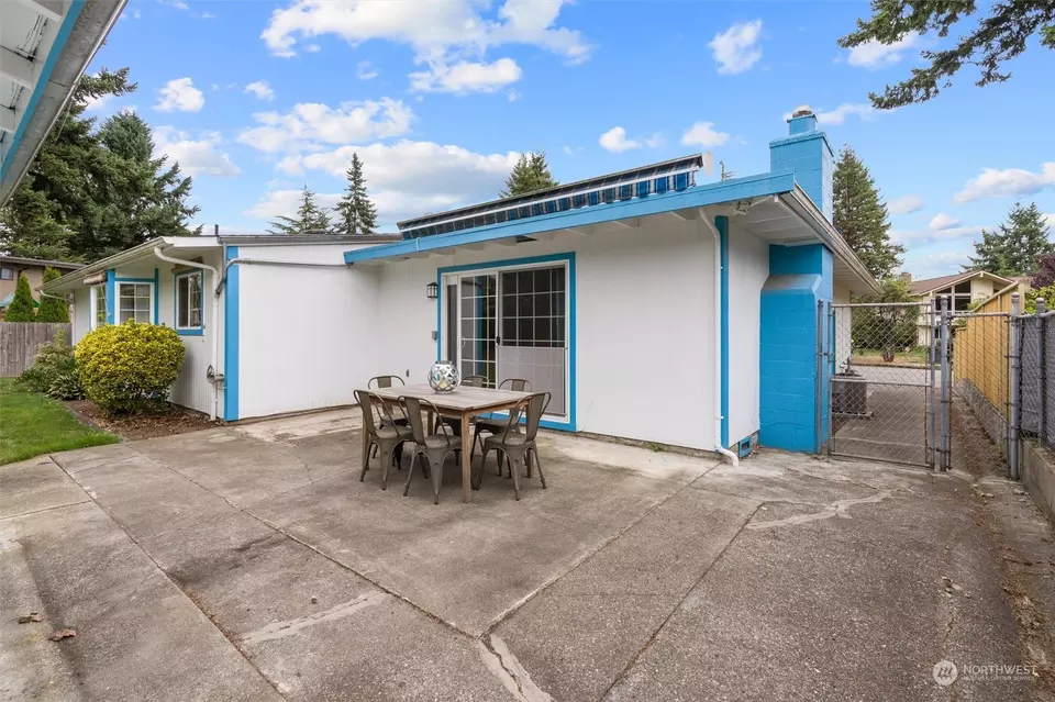  2207 Anacortes Ave NE, Renton, WA 98059 photo 21