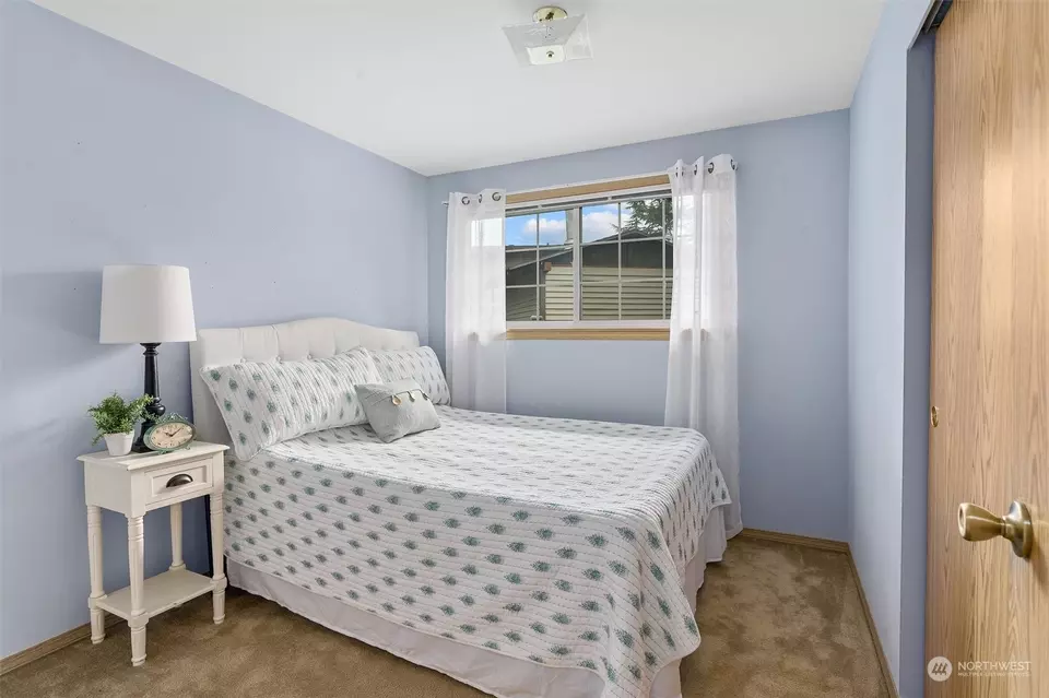  2207 Anacortes Ave NE, Renton, WA 98059 photo 17