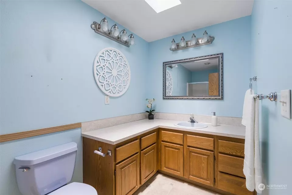  2207 Anacortes Ave NE, Renton, WA 98059 photo 20