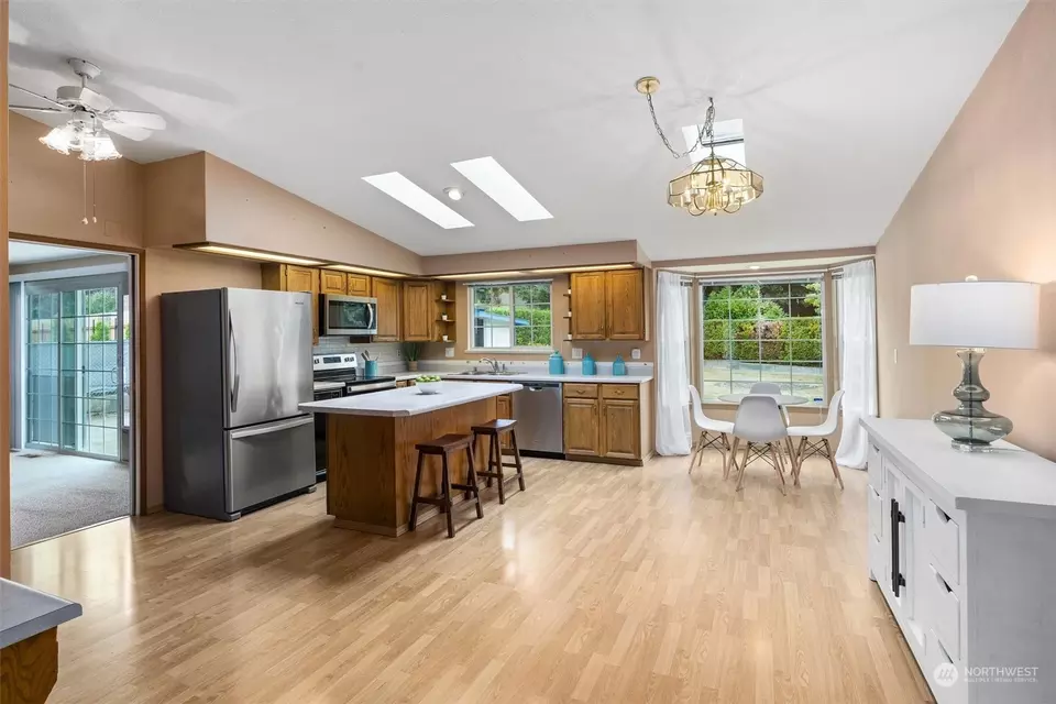  2207 Anacortes Ave NE, Renton, WA 98059 photo 6