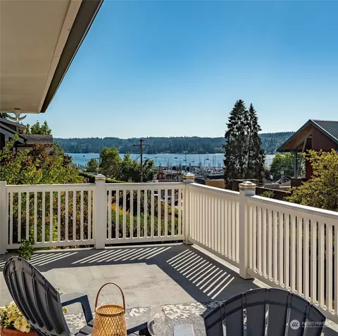 19068 3rd Ave NE, Poulsbo, WA 98370