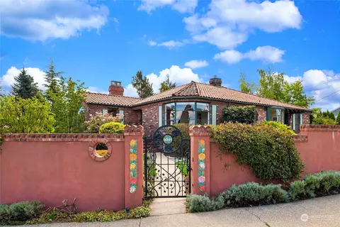 6049 Princeton Ave NE, Seattle, WA 98115