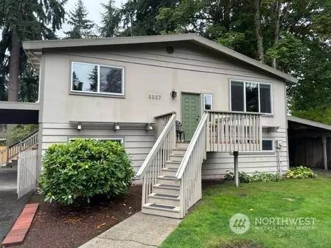 8307 NE 147th St, Kenmore, WA 98028
