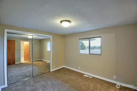 390 Leonard Rd, Onalaska, WA 98570 photo 9