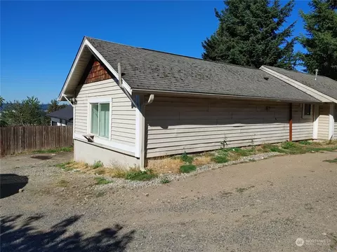 9300 S 203rd Pl, Kent, WA 98031