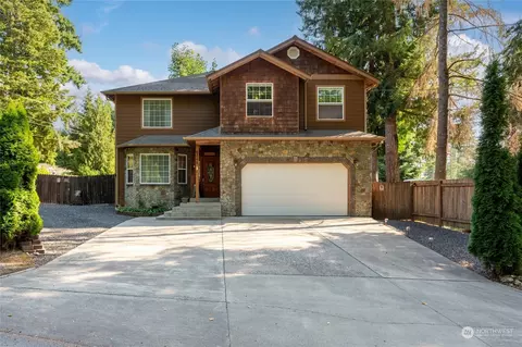 6365 Santa Fe Trl, Maple Falls, WA 98266