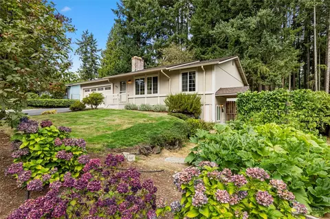 619 NE Conifer Dr, Bremerton, WA 98311
