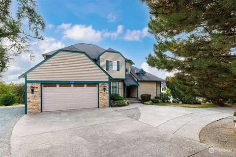 8195 Avery Ln, Sedro Woolley, WA 98284