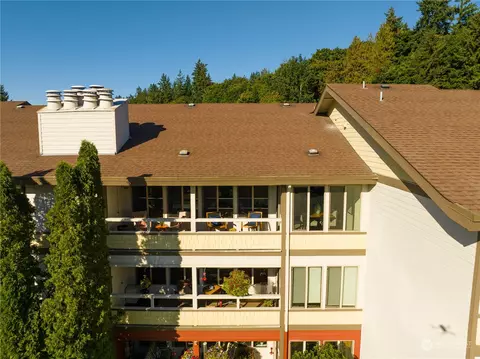 23405 Lakeview Dr #H304, Mountlake Terrace, WA 98043