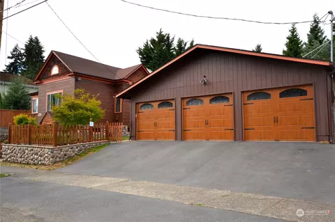 433 S Lafayette Ave, Bremerton, WA 98312