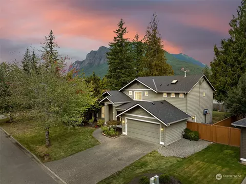1240 Mountain View Blvd SE, North Bend, WA 98045