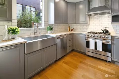 1059 25th Ave E, Seattle, WA 98112 photo 9
