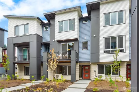 616 237th Pl SE #E, Bothell, WA 98021