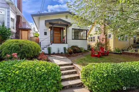 1617 N 52nd St, Seattle, WA 98103
