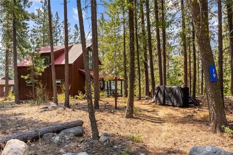 19 Cassal Rd, Winthrop, WA 98862