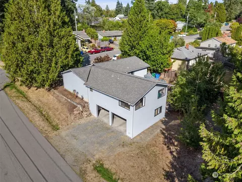 303 NE 157th St, Shoreline, WA 98155