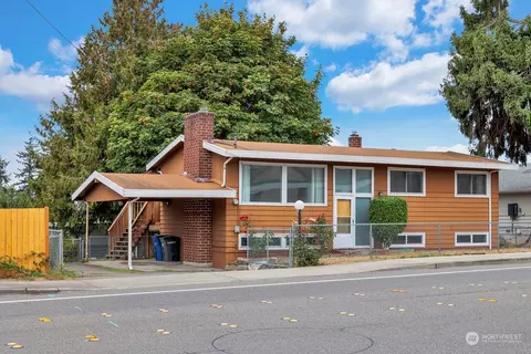 21611 24th Ave S, Des Moines, WA 98198