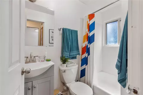 601 E Roy St, Seattle, WA 98102 photo 16