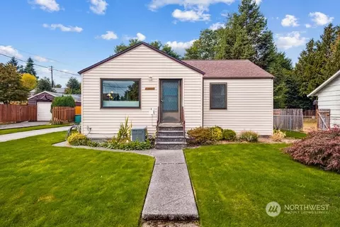13625 1st Ave SW, Burien, WA 98166