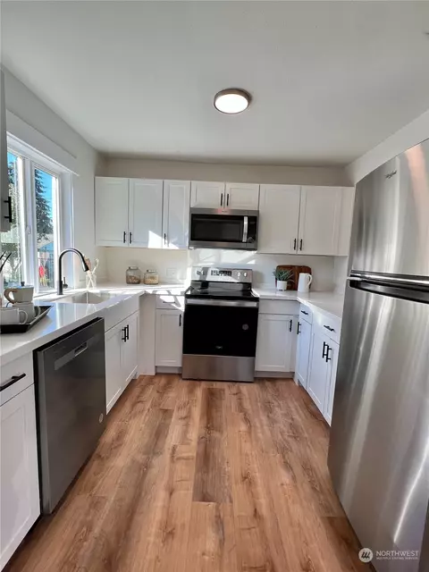 1726 Maple St, Everett, WA 98201 photo 2