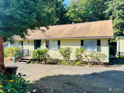 18833 Augusta Ave NE, Suquamish, WA 98392