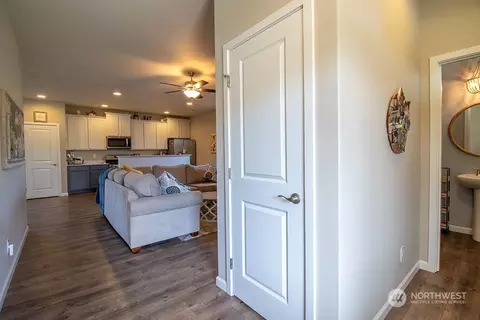 515 Sigrist Dr E, Enumclaw, WA 98022 photo 4