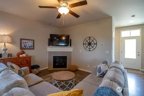 515 Sigrist Dr E, Enumclaw, WA 98022 photo 6