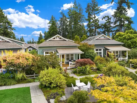 13324 NE 111th Ct, Redmond, WA 98052