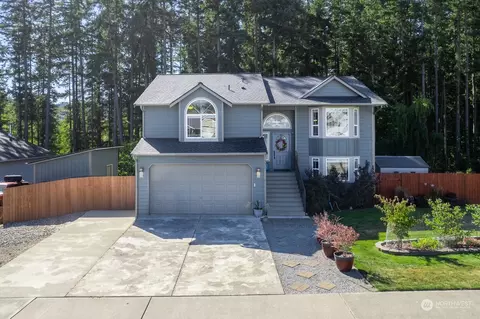 771 Carriage Court Dr W, Eatonville, WA 98328