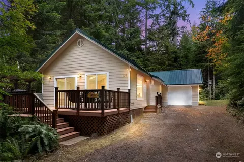 107 Winthrop Pl, Ashford, WA 98304