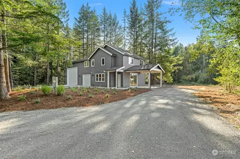 7447 Petrie Ln, Ferndale, WA 98248