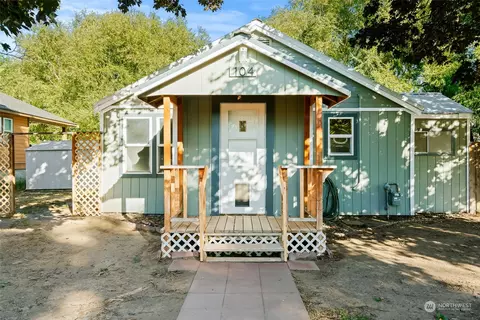 104 N Okanogan St, Kittitas, WA 98934