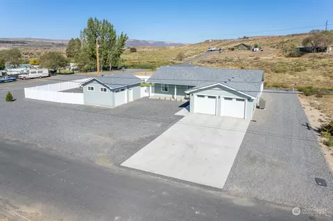 612 3rd Ave NE, Soap Lake, WA 98851