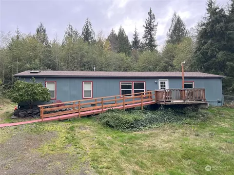 617 Meadowood Dr W, Seabeck, WA 98380