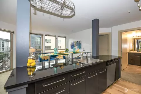1420 E Pine St #E605, Seattle, WA 98122 photo 3