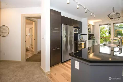 1420 E Pine St #E605, Seattle, WA 98122 photo 4