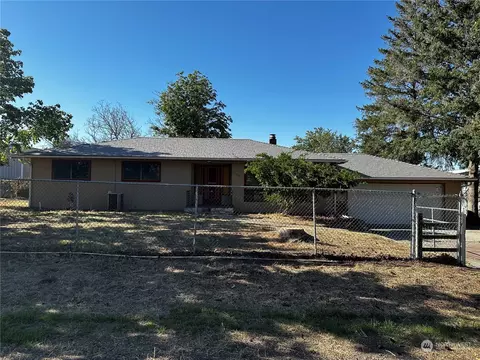 156 Warden Ave NW, Soap Lake, WA 98851