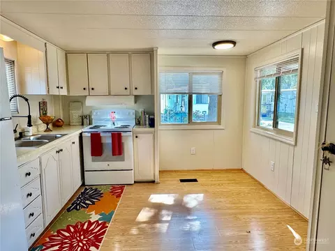 11330 E Riverside Dr #23, Bothell, WA 98011 photo 3