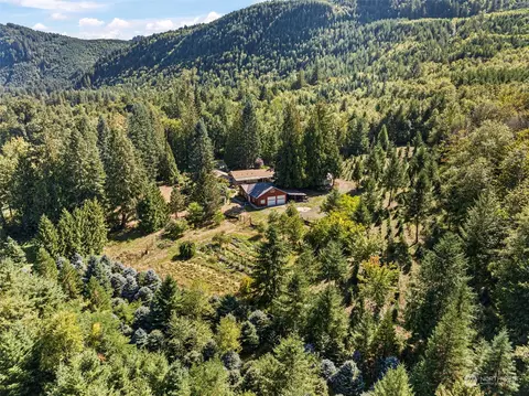 118 Dodge Rd, Morton, WA 98356