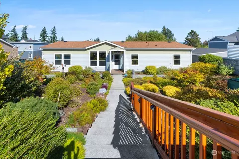 708 37th St, Anacortes, WA 98221